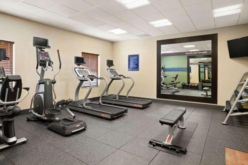 hampton inn and suites minooka