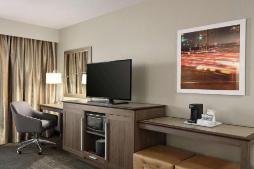 hampton inn and suites minooka