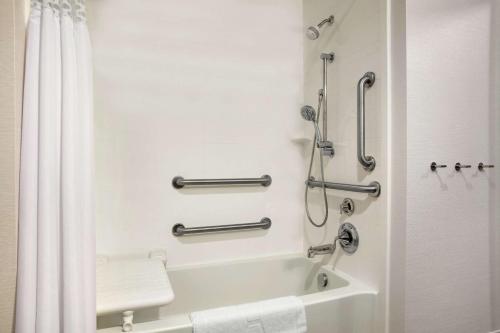 hampton inn and suites minooka