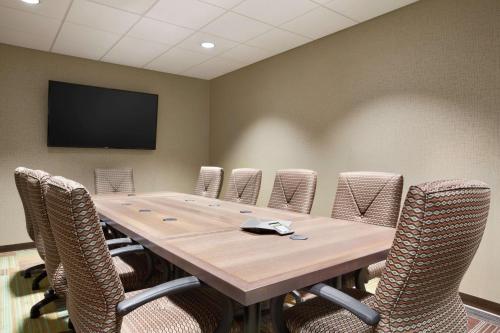 hampton inn and suites minooka