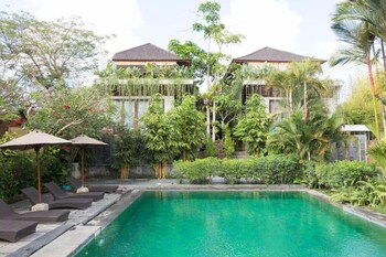 aqua bali villa