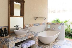 artemis villa and hotel