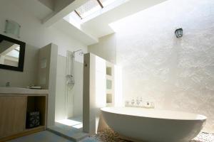 artemis villa and hotel