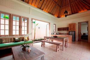 artemis villa and hotel