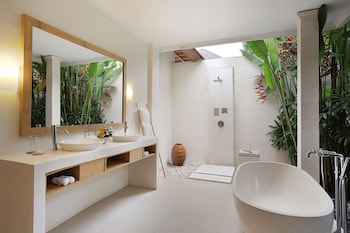 villa bali asri batubelig