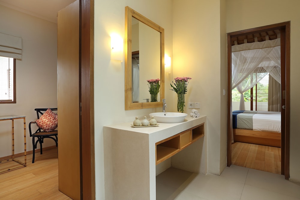 villa bali asri batubelig