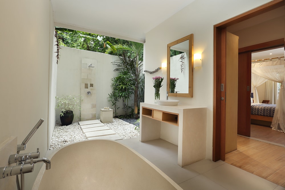 villa bali asri batubelig