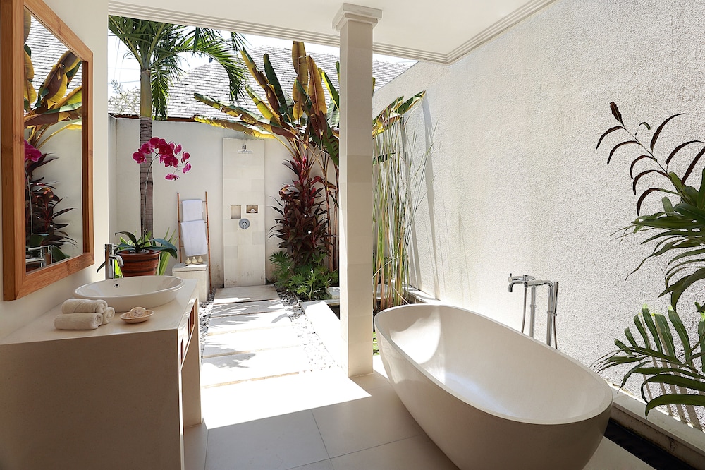 villa bali asri batubelig