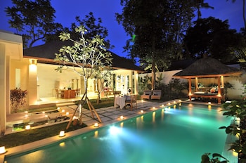 villa bali asri batubelig