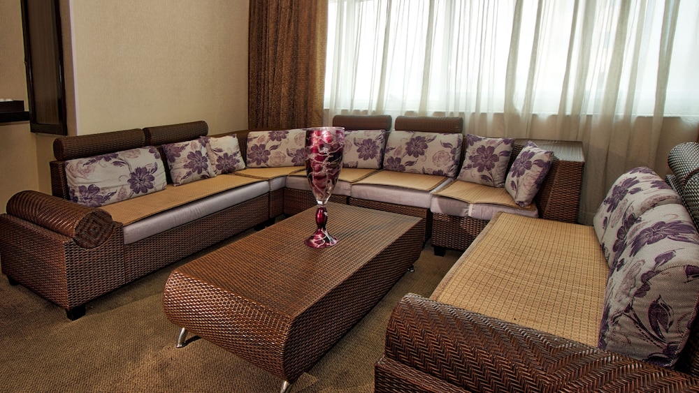 elilly international hotel