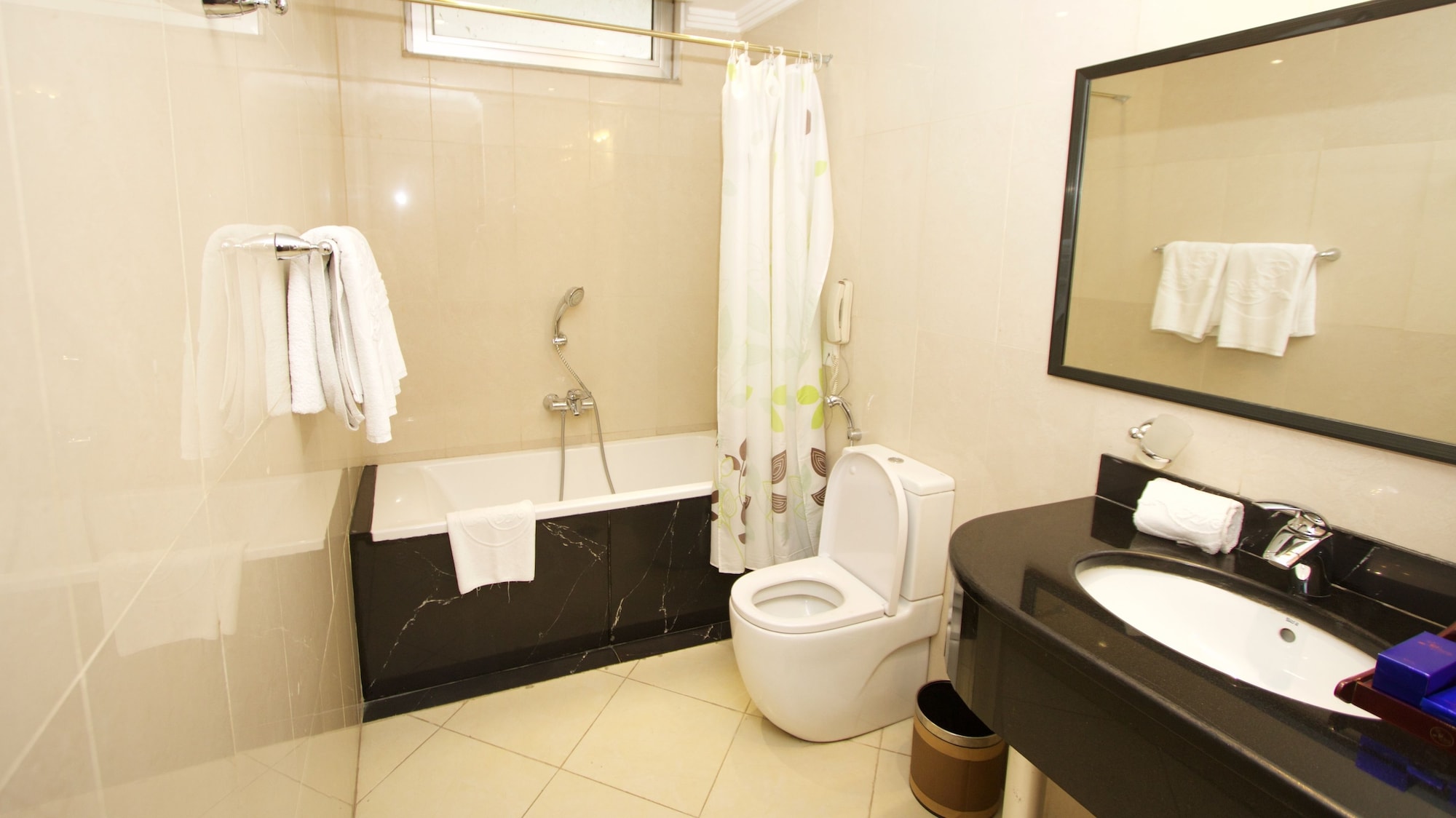 elilly international hotel