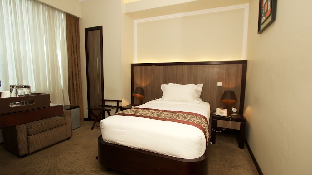 elilly international hotel
