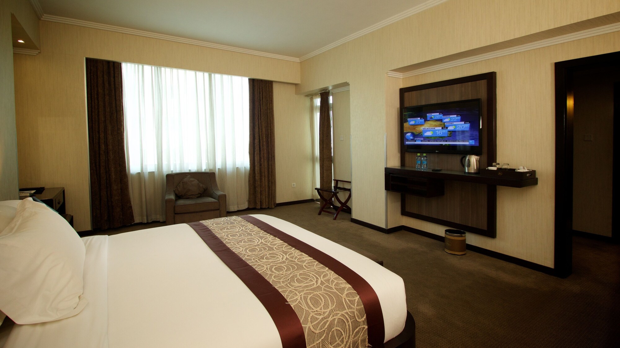 elilly international hotel