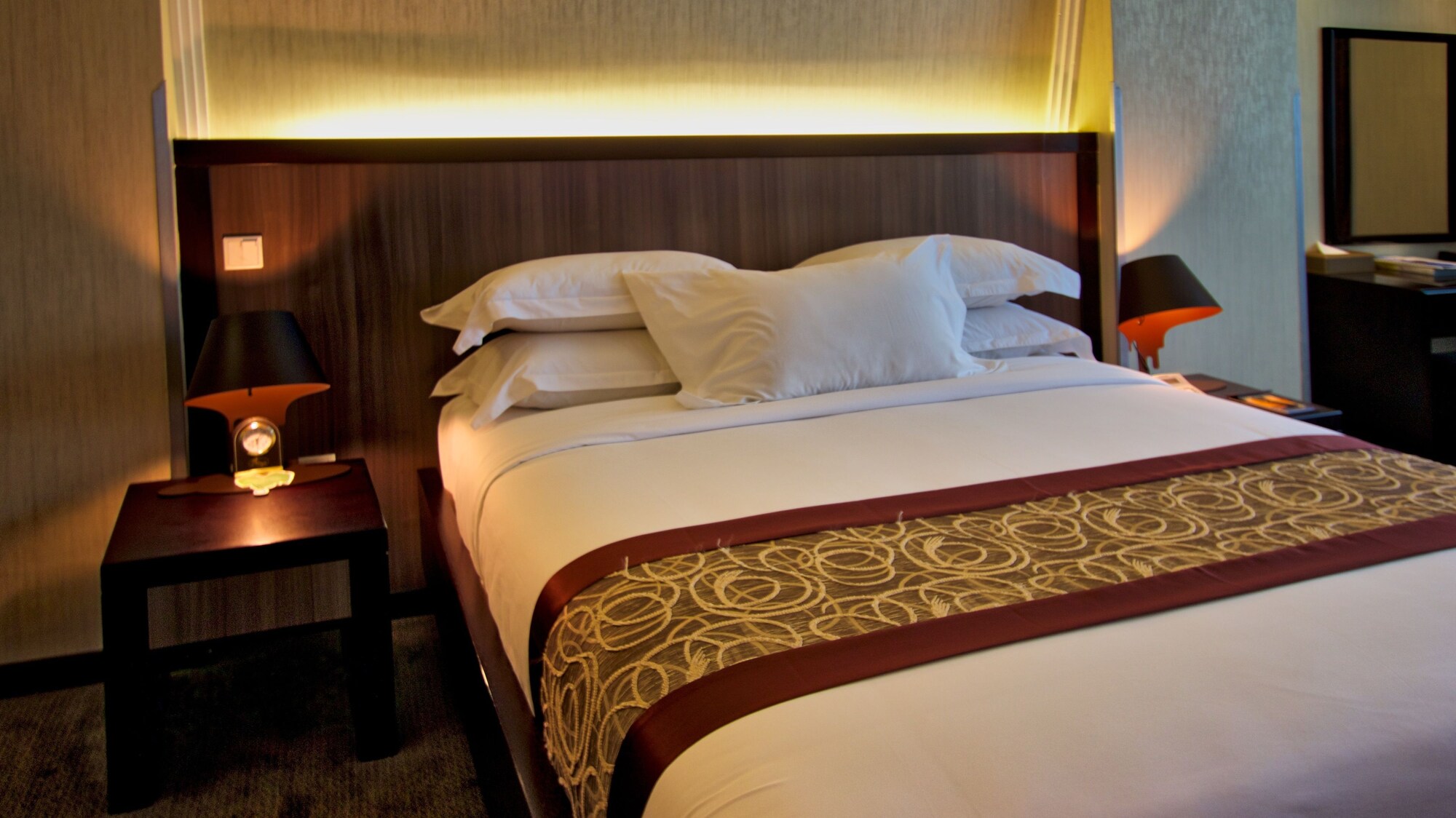 elilly international hotel
