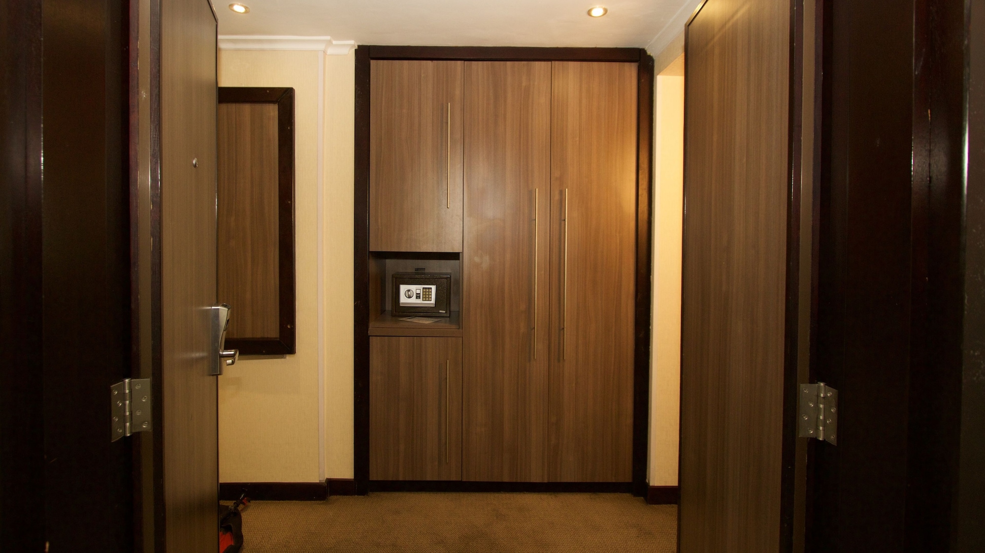 elilly international hotel