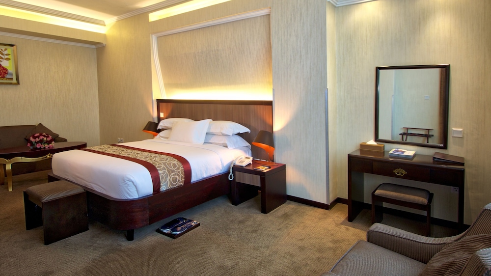 elilly international hotel