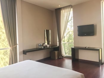 oasis siliwangi sport hotel