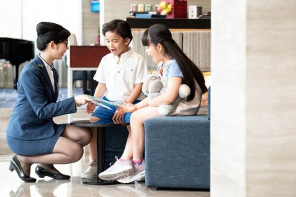 holiday inn and suites jakarta gajah mada an ihg hotel