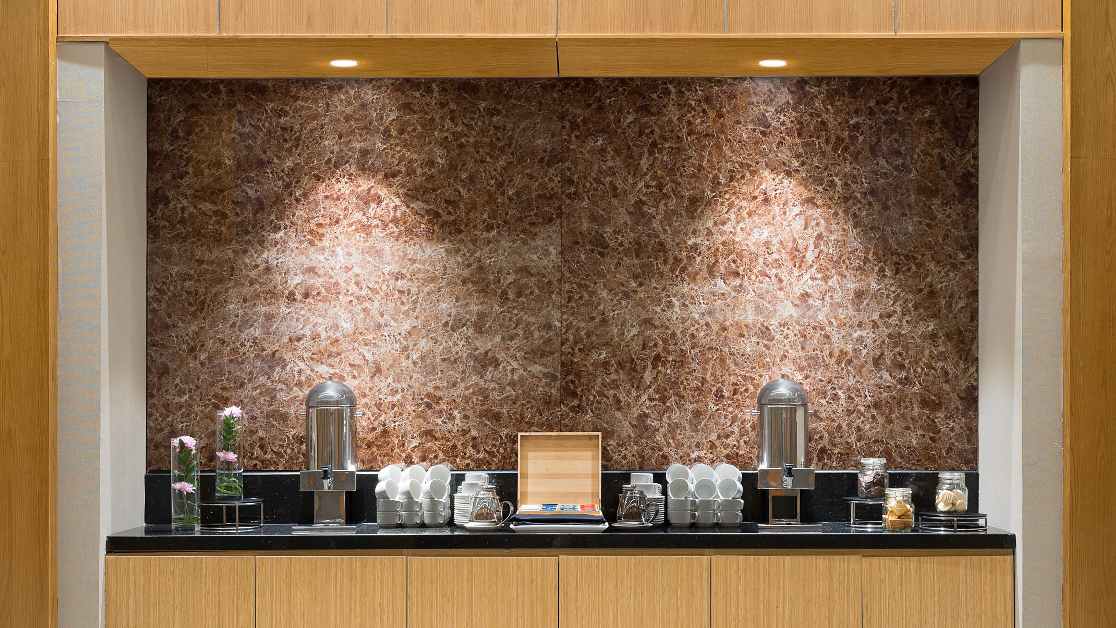 holiday inn and suites jakarta gajah mada an ihg hotel