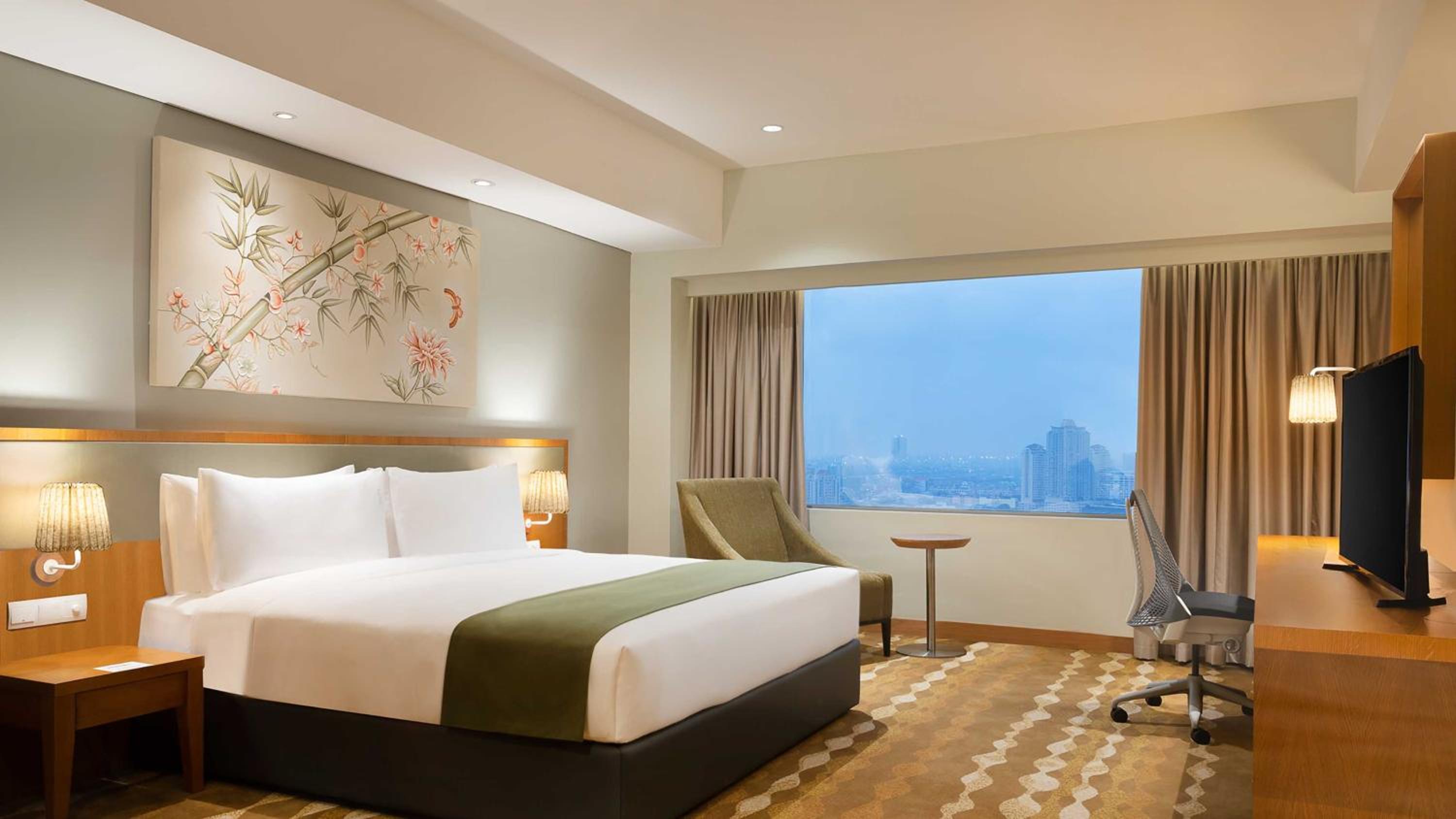 holiday inn and suites jakarta gajah mada an ihg hotel