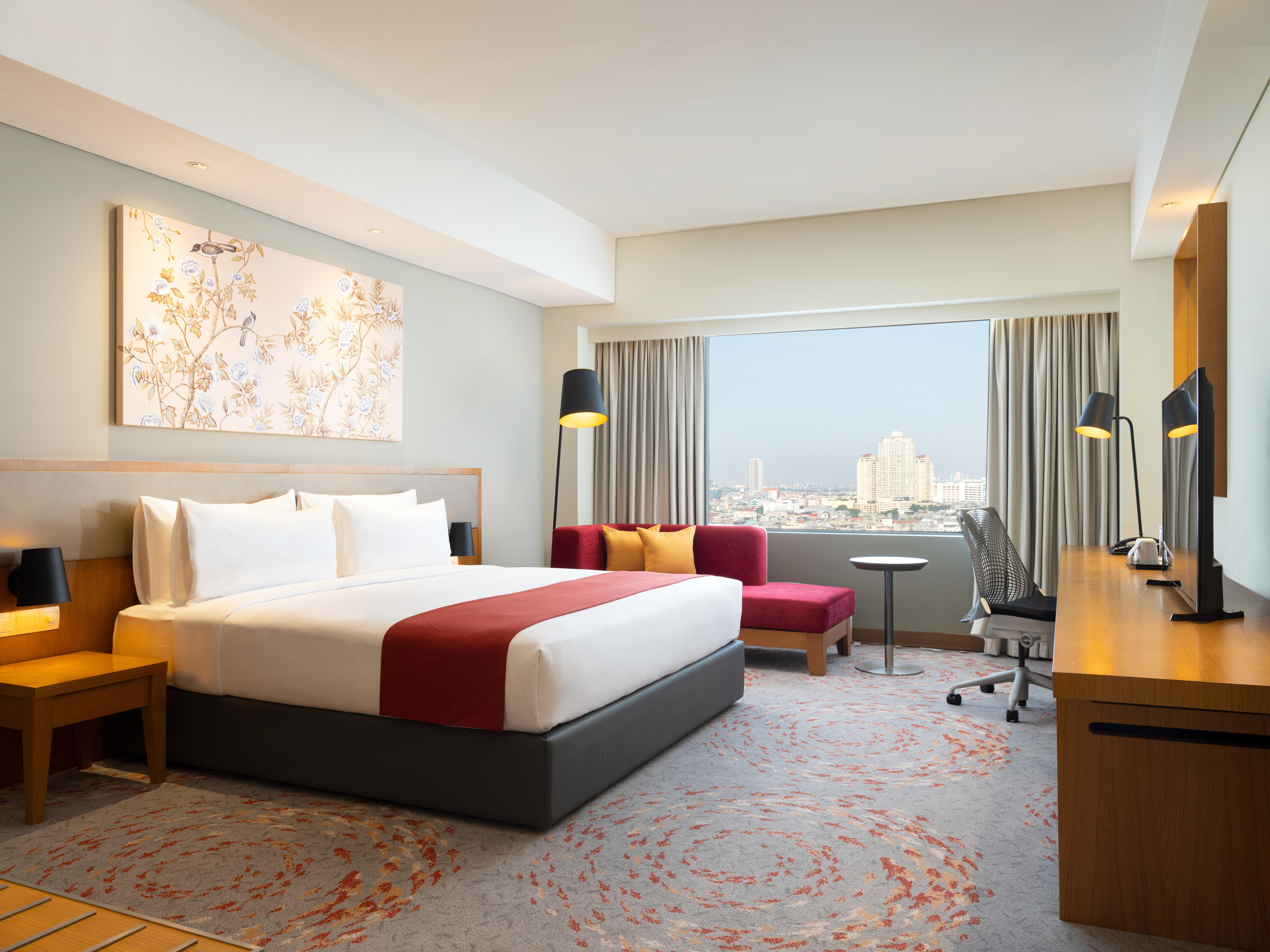 holiday inn and suites jakarta gajah mada an ihg hotel