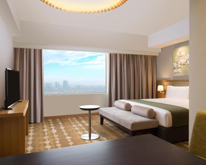 holiday inn and suites jakarta gajah mada an ihg hotel