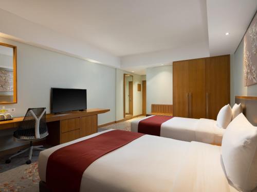 holiday inn and suites jakarta gajah mada an ihg hotel