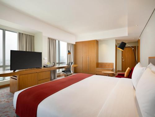 holiday inn and suites jakarta gajah mada an ihg hotel