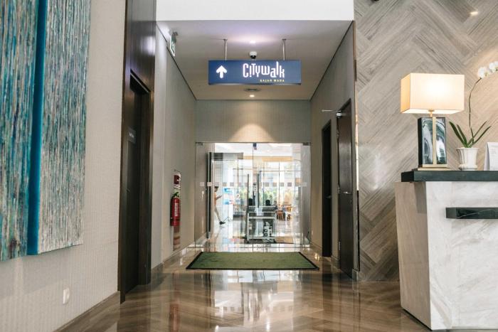 holiday inn and suites jakarta gajah mada an ihg hotel