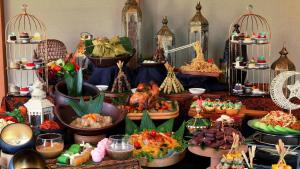 holiday inn and suites jakarta gajah mada an ihg hotel