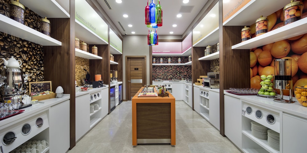 hampton by hilton istanbul atakoy