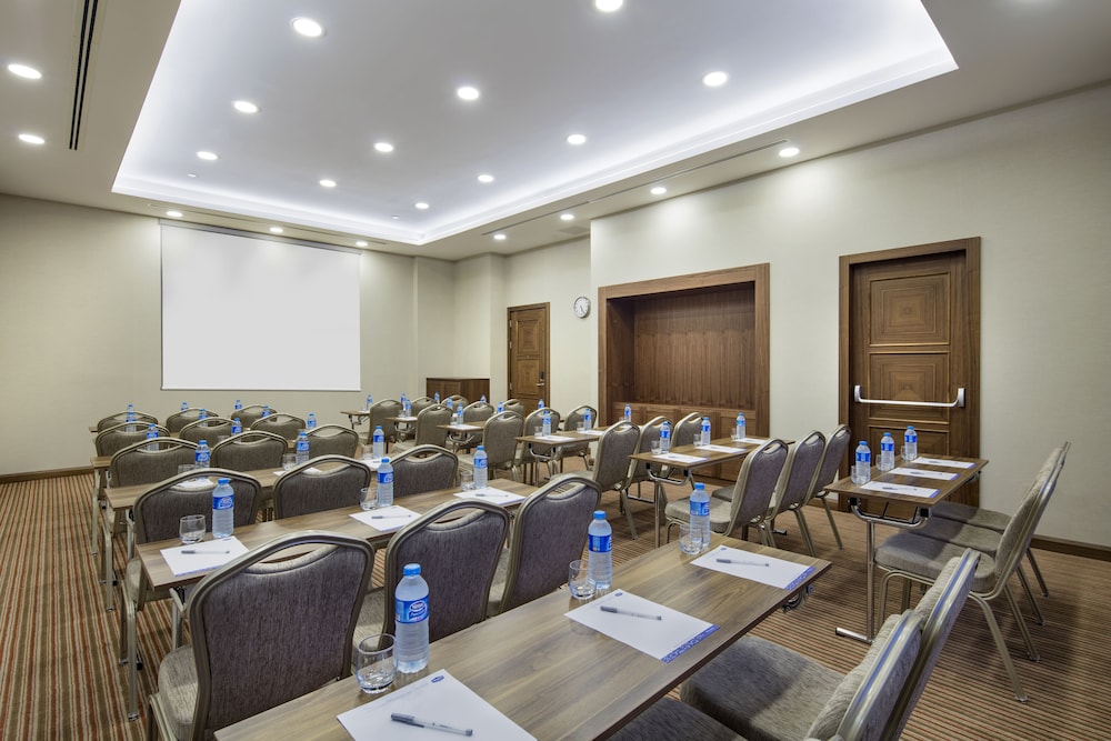 hampton by hilton istanbul atakoy
