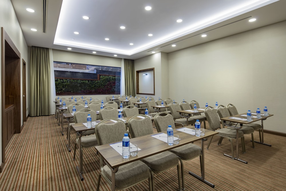 hampton by hilton istanbul atakoy