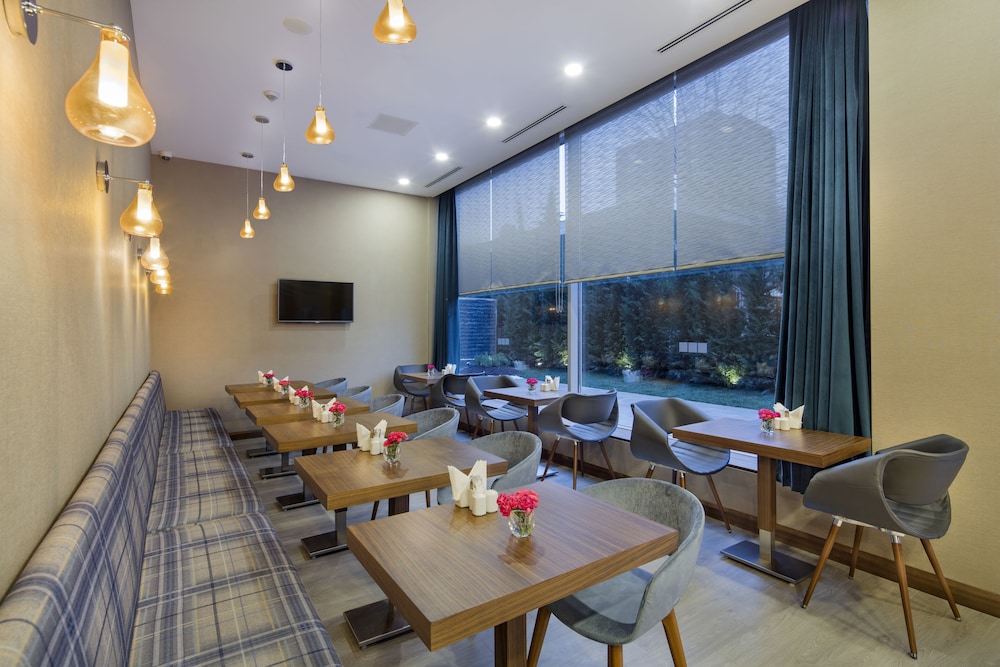 hampton by hilton istanbul atakoy