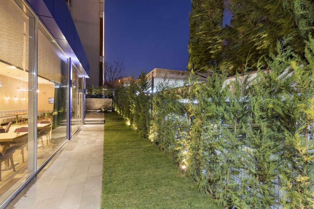 hampton by hilton istanbul atakoy