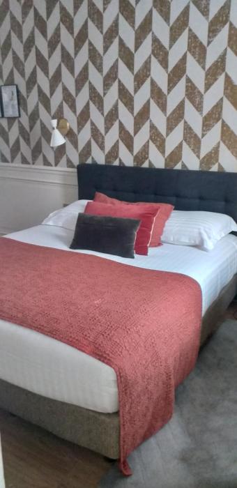 hotel jeanne darc le marais