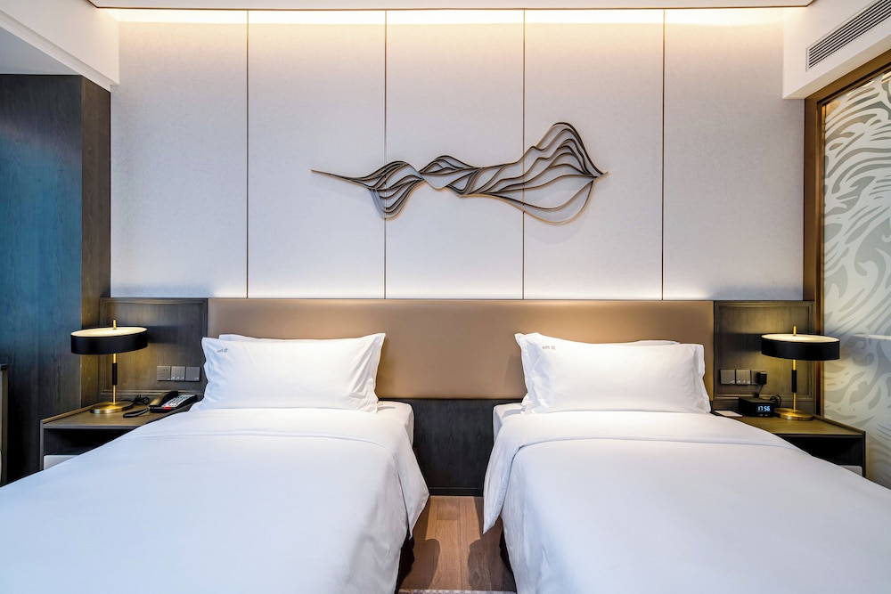 holiday inn zhengzhou by ihg