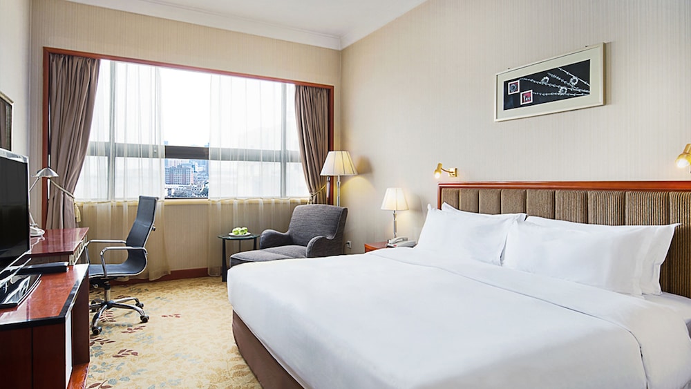 holiday inn zhengzhou by ihg