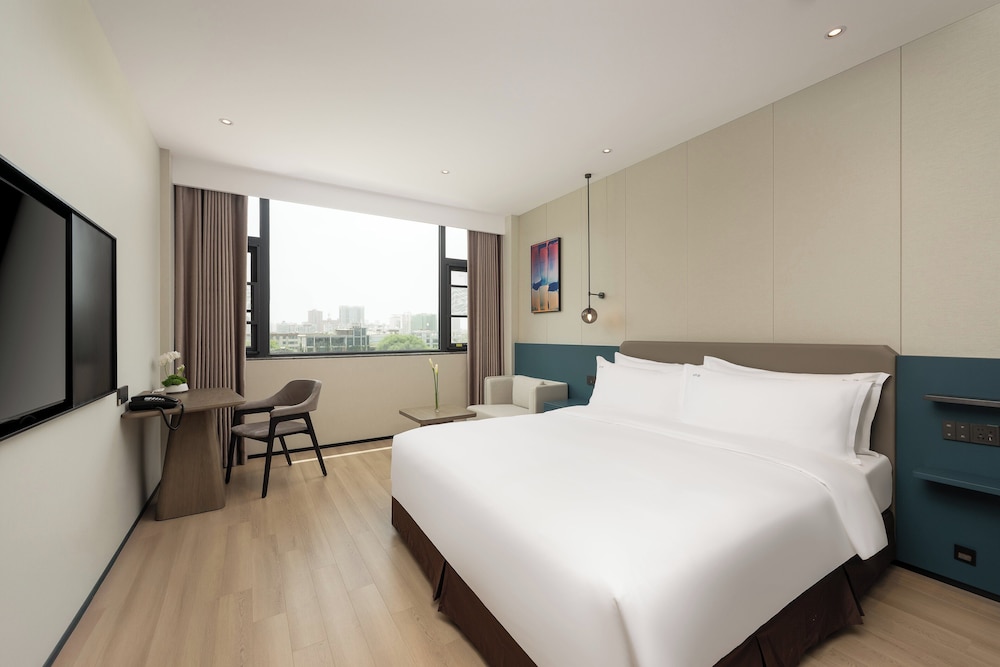 holiday inn zhengzhou by ihg