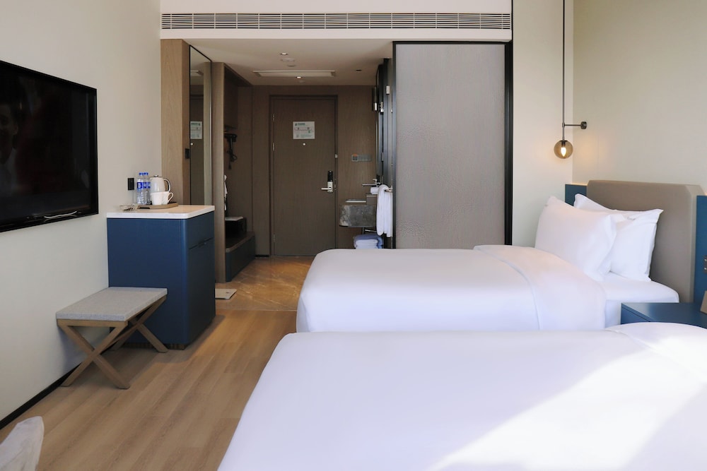 holiday inn zhengzhou by ihg