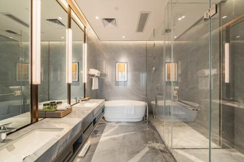 holiday inn zhengzhou by ihg