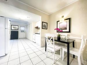 hollywood by the sea hotel