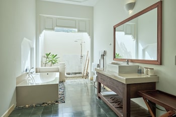poulo condor boutique resort and spa