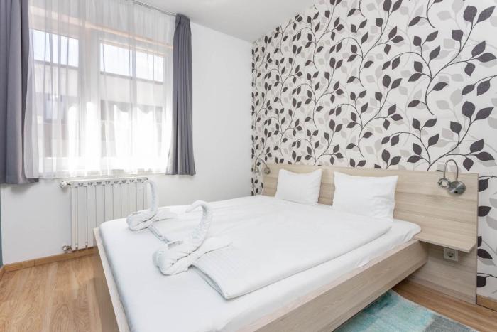 maple tree apartments