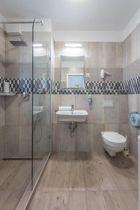 maple tree apartments