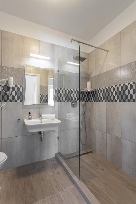 maple tree apartments