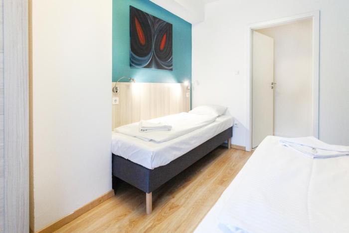 maple tree apartments