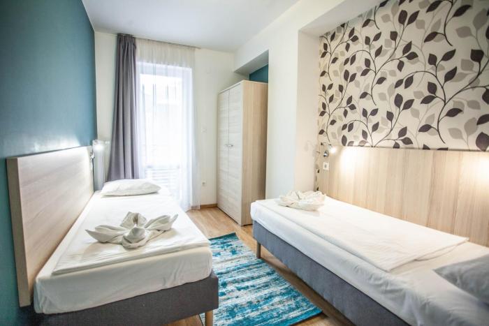 maple tree apartments