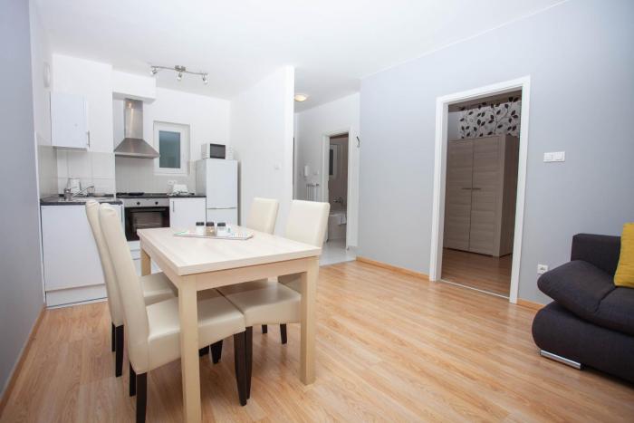 maple tree apartments