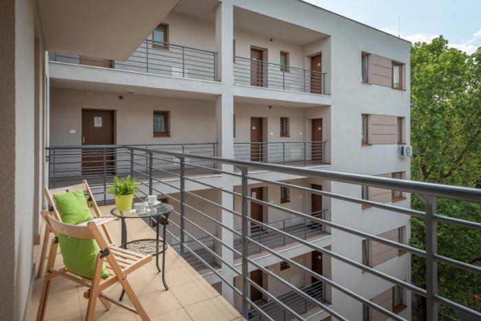 maple tree apartments